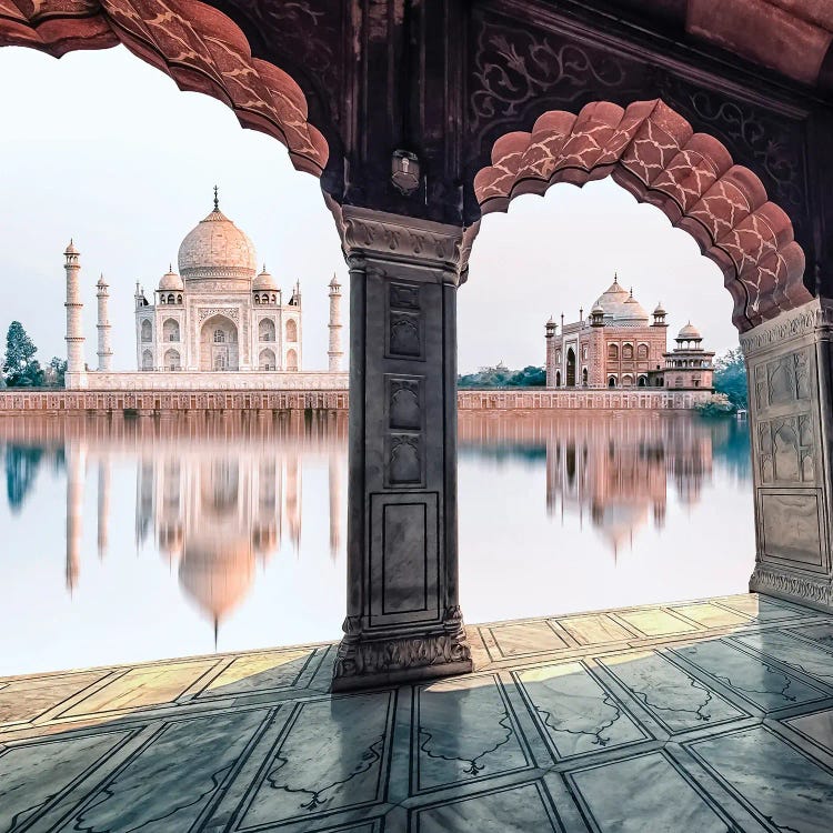 The Taj By The Arch