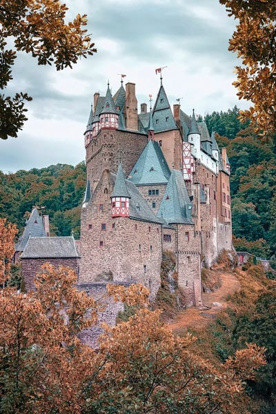 Castles & Palaces: German Castle by Manjik Pictures