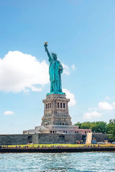 Statue Of Liberty: The Statue Of Liberty by Manjik Pictures