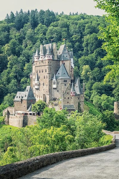 Castles & Palaces: Eltz Medieval Castle by Manjik Pictures