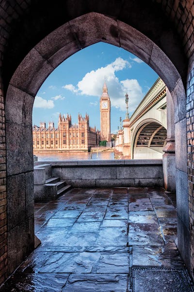 Big Ben: Urban View by Manjik Pictures