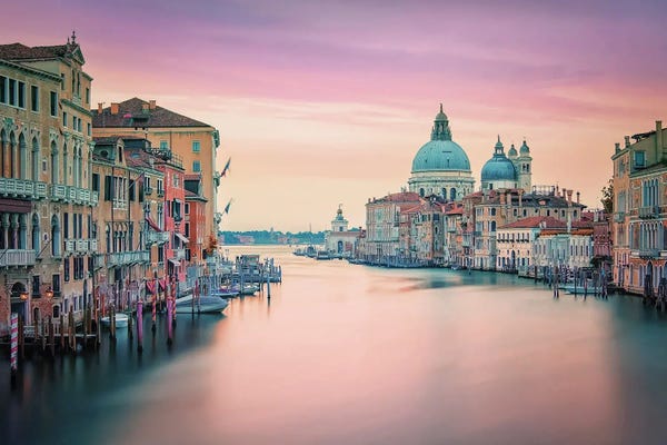 City Sunrises & Sunsets: Stunning Venice by Manjik Pictures