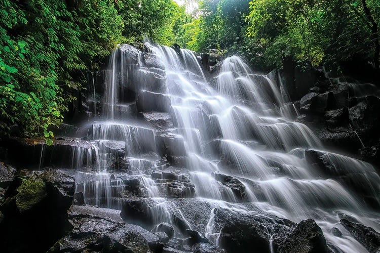 Kanto Lampo Waterfall