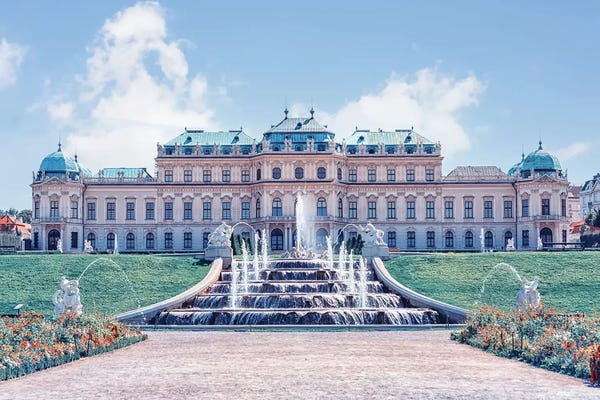 Fountains: Belvedere Palace by Manjik Pictures