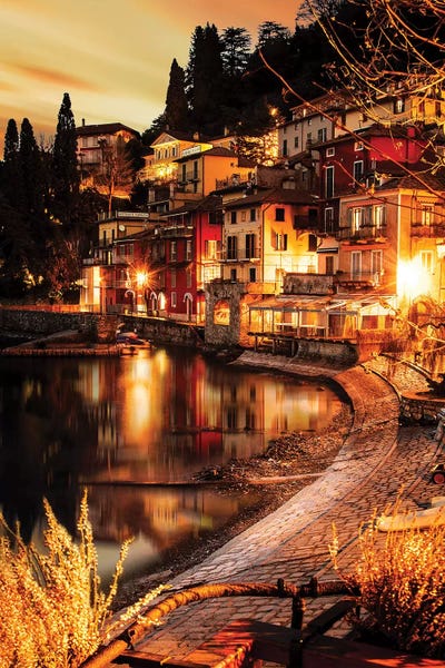 Lombardy: Varenna Lunga Esposizione by Enzo Romano