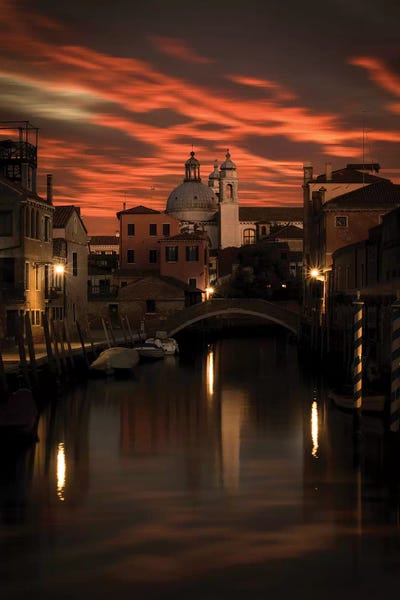 Atmospheric Photography: Venezia by Enzo Romano