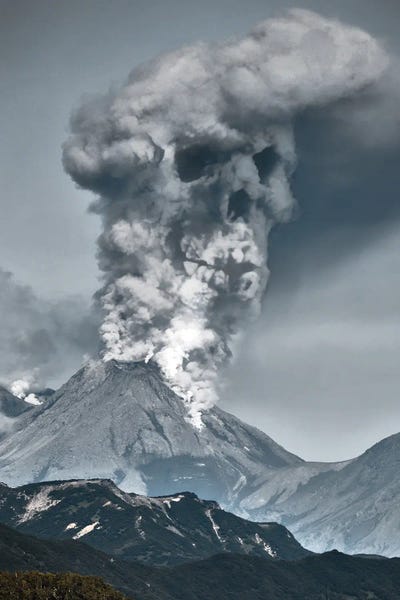 Volcanoes: Erup by Evgenij Soloviev
