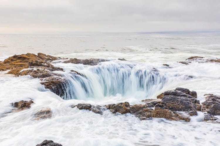 Yachats, Oregon, USA. Thor's Well On The Oregon Coast.
