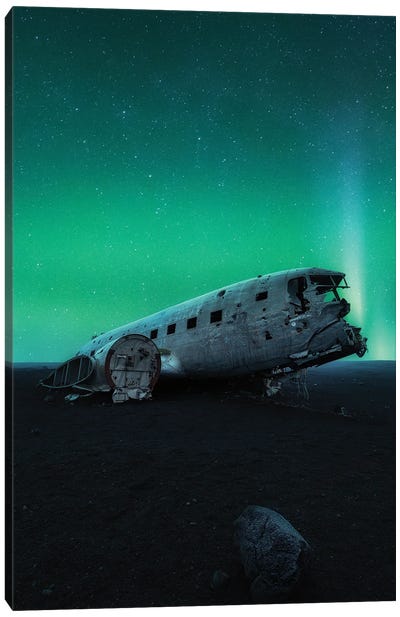 Last Flight Green Canvas Art Print - Fabio Antenore