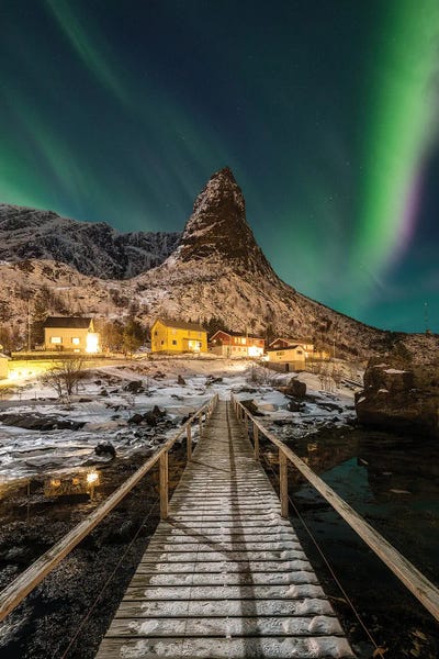 Kirkjufell: Standard View by Fabio Antenore