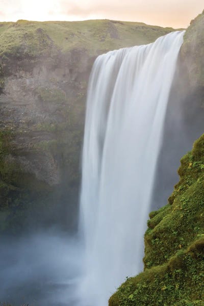 Skoger: Skogafoss Waterfall by Fabian Fortmann