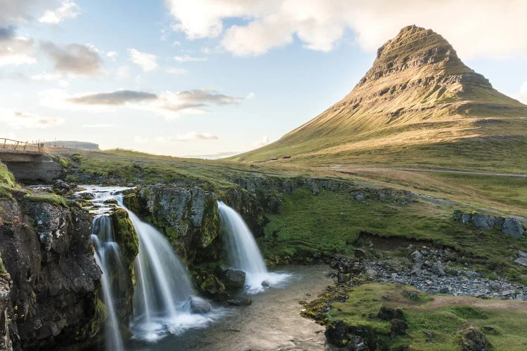 Kirkjufell Waterfall