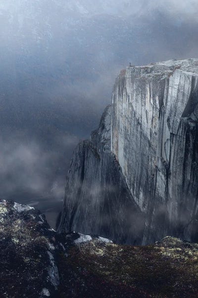 On The Edge by Fredrik Strømme canvas print