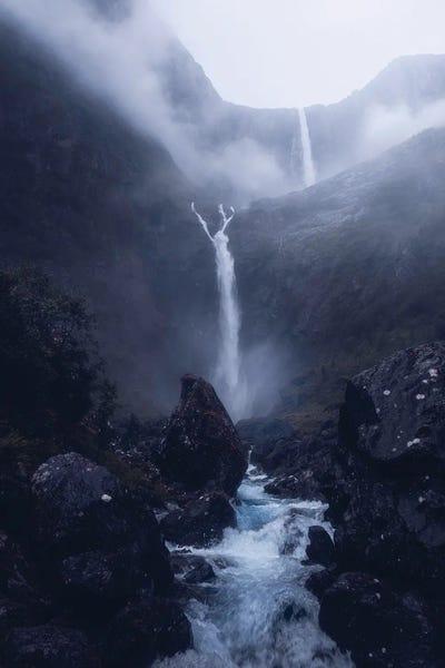 Atmospheric Photography: Moody Giants by Fredrik Strømme