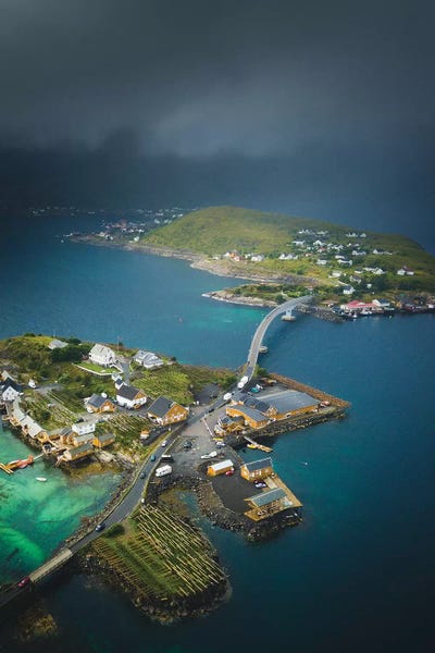 Steffen Fossbakk: Sakrisøy, Lofoten, Norway by Steffen Fossbakk