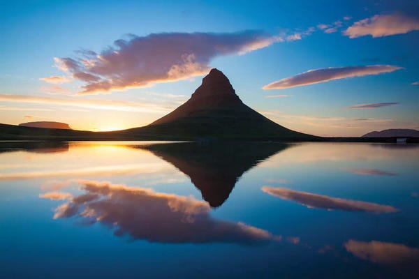Kirkjufell: Kirkjufell Reflections by Gareth McCormack