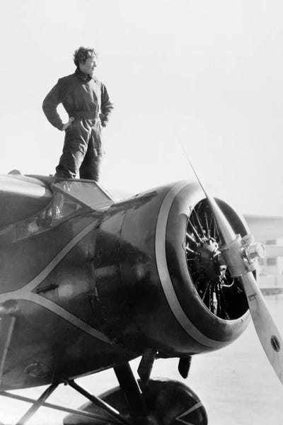 The Granger Collection: Amelia Earhart (1897-1937) by Unknown