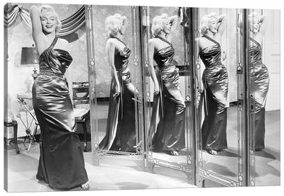 Marilyn Monroe (1926-1962) Canvas Art Print - Model & Fashion Icon Art