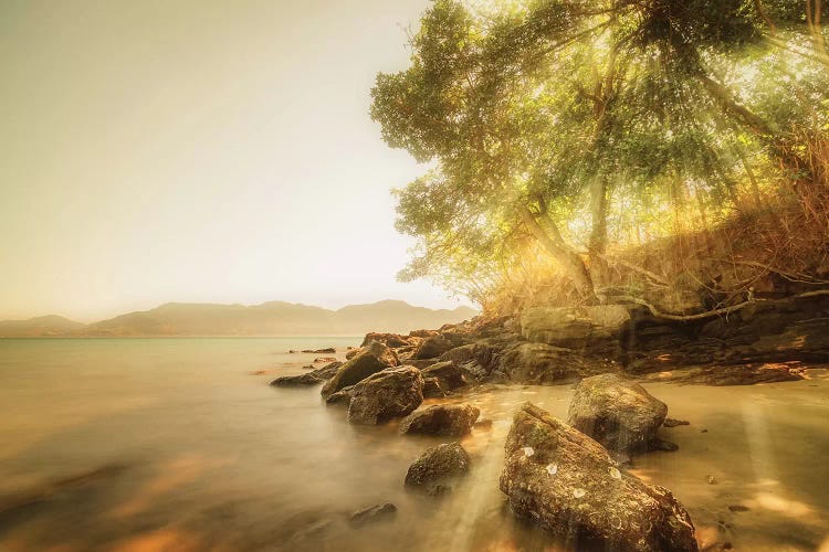 Raylight On The Rocks - Sao Paulo, Brazil by Glauco Meneghelli wall art