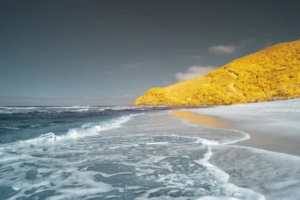 Color Pop Photography: La Chaîne Du Valenveil (Color Version) by Glauco Meneghelli