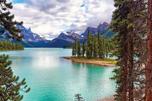 Spirit Island on Maligne Lake, Alberta, Canada