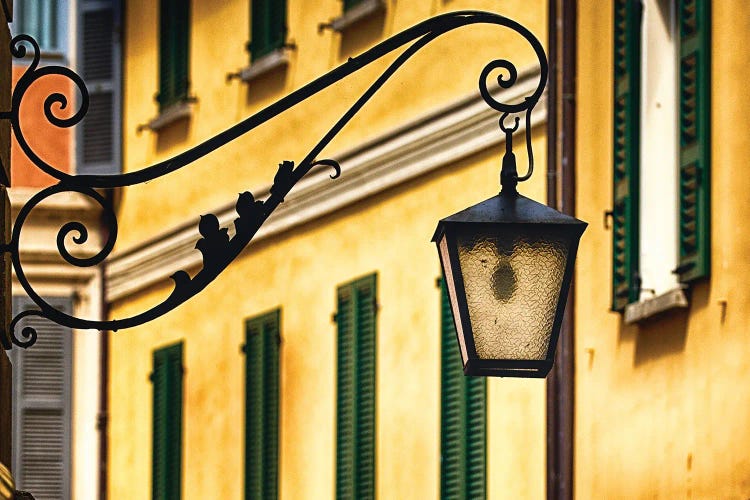 Antique Street Lamp In Bellagio