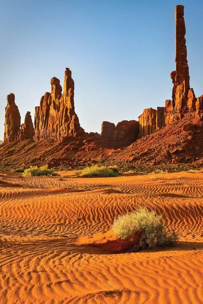 Monument Valley: USA, Arizona. Monument Valley, Totem by George Theodore
