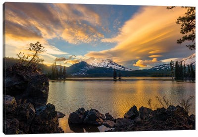Sunset colors reflect off Diamond Lake from the lenticular clouds  Canvas Art Print