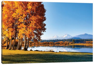 USA, Oregon, Bend, Fall at Black Butte Ranch in Central Oregon I Canvas Art Print