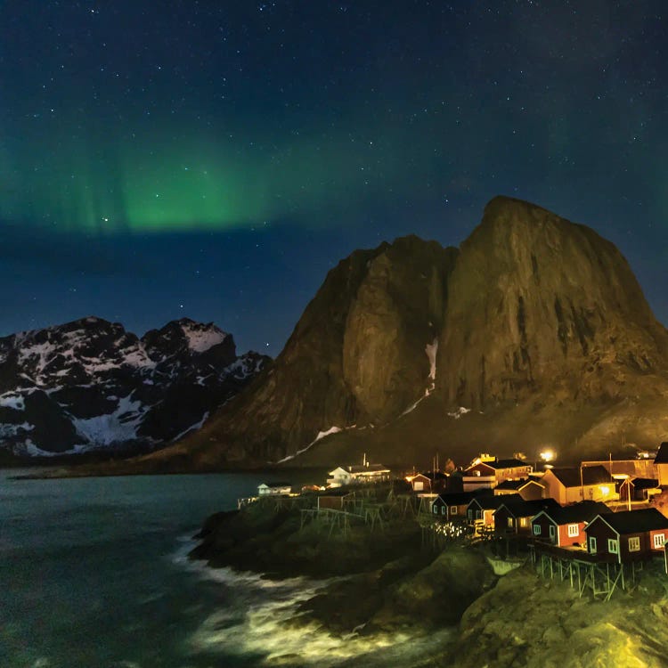 Norway, Lofoten Islands Aurora Borealis In The Sky Above Hamnoy In Reine