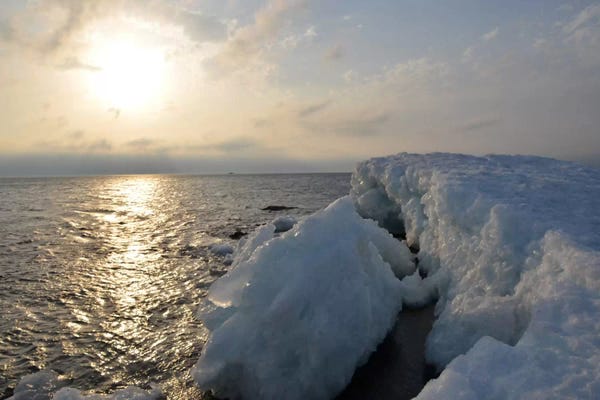 Ice & Snow Close-Ups: Duality and Relativity by Heather Offord