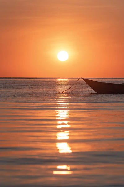 Minimalist Photography: Indonesian Sunset by Hannah Prewitt