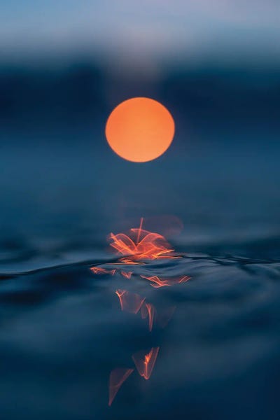 Minimalist Photography: Sparkling Water by Hannah Prewitt