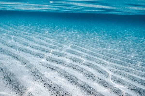 Minimalist Photography: Ripples by Hannah Prewitt