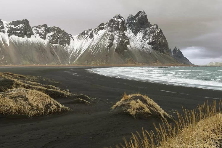 Iceland, Stokksnes, Mt. Vestrahorn