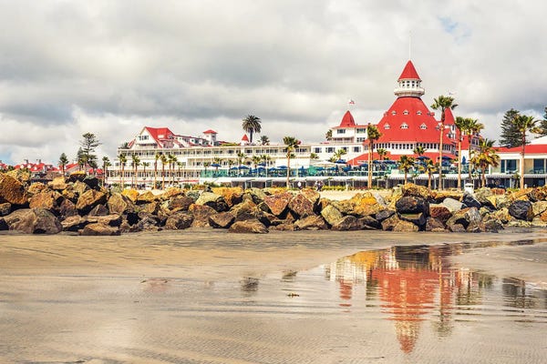 Large Photography - Canvas Prints: The Iconic Hotel Del Coronado by Joseph S. Giacalone