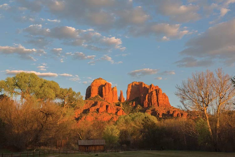 Arizona, Sedona, Crescent Moon Recreation Area, Red Rock Crossing, Cathedral Rock