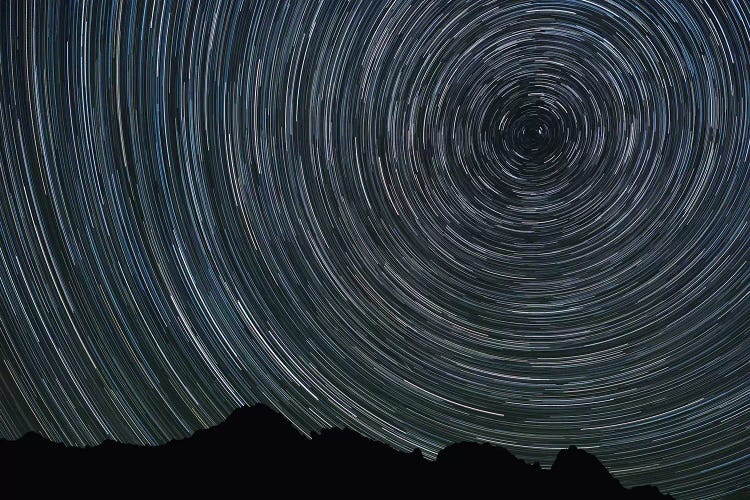 Washington State, Alpine Lakes Wilderness, Ingalls Pass, Star trails around Polaris