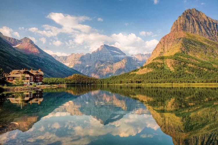 Many Glacier Hotel And Swiftcurrent Lake, Glacier National Park, Montana, USA