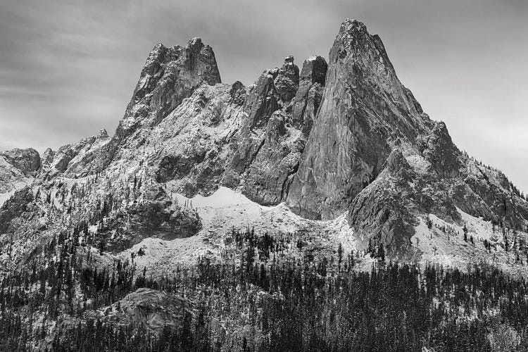 USA, Washington State. Okanogan National Forest, North Cascades, Liberty Bell and Early Winters Spires.