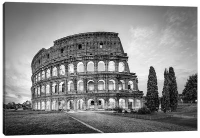 Colosseum In Rome In Black And White Canvas Art Print - Landmarks & Attractions