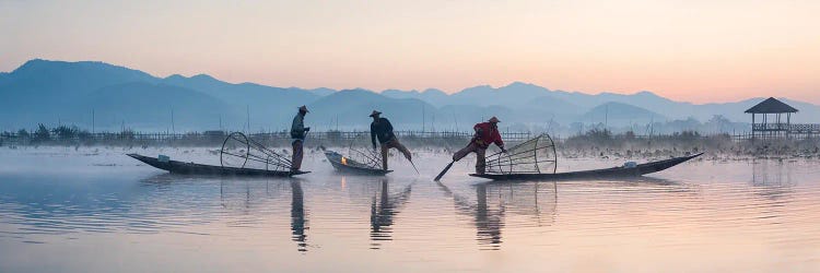 Traditional Intha Fishermen, Inle Lake, Myanmar