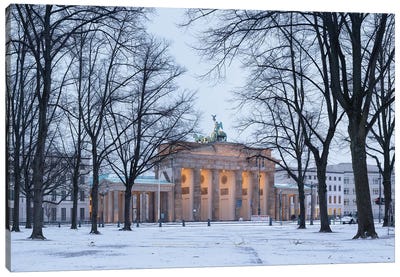 Historic Brandenburg Gate (Brandenburger Tor) In Winter Canvas Art Print - Berlin Art