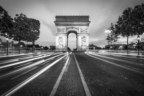 Île-de-France: Avenue Des Champs-Élysées With Arc De Triomphe Monochrome by Jan Becke