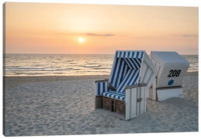 Relaxing Summer Vacation At The Beach Canvas Art Print - Sylt Art