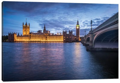 Palace Of Westminster And Big Ben Along The The River Thames Canvas Art Print - London Skylines