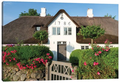 Traditional German Frisian House In The Town Of Keitum, Sylt, Schleswig-Holstein, Germany Canvas Art Print - Sylt Art