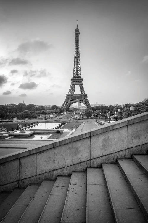 Jardins Du Trocadéro And Eiffel Tower In Black And White