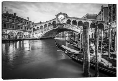 Rialto Bridge In Black And White, Venice, Italy Canvas Art Print - Famous Bridges
