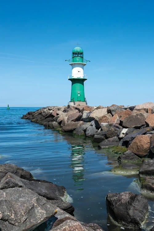 Lighthouse Molenfeuer Westmole In Summer, Warnemünde, Rostock, Mecklenburg-Vorpommern, Germany